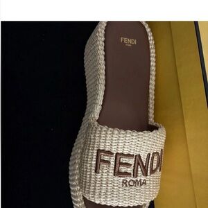 Fendi Roma Raffia Slides – Women’s Size 40.5 (US 10.5) – New With Box